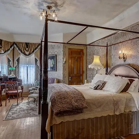 Schuster Mansion Bed & Breakfast-2